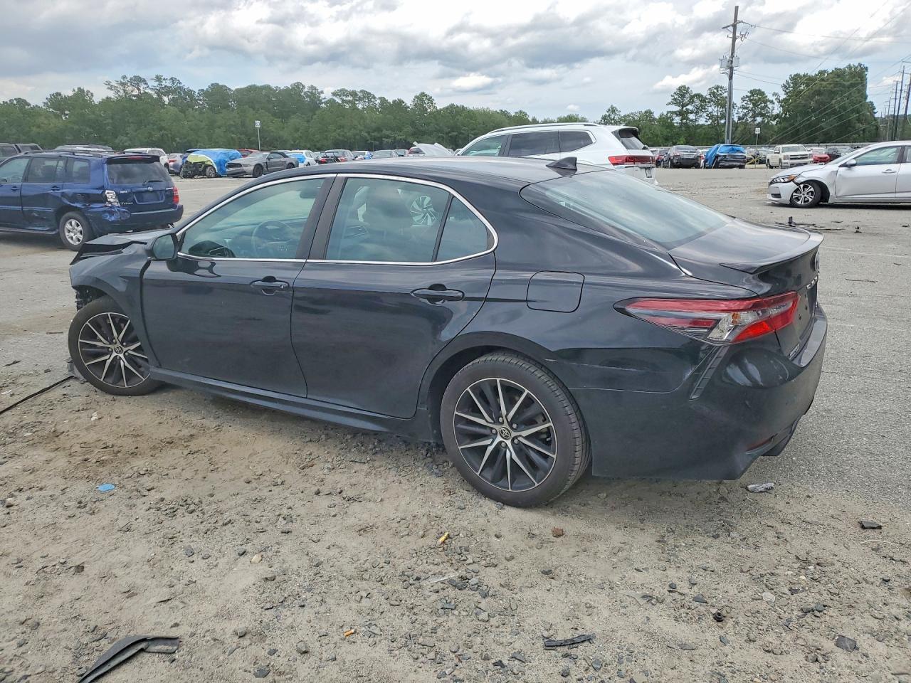 2023 Toyota Camry Se - zdjęcie 2