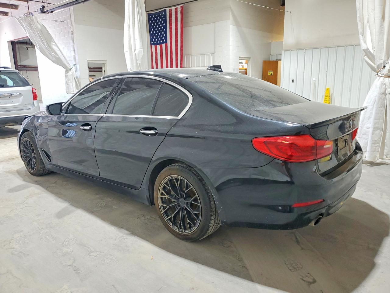 2018 BMW 530 Xi - zdjęcie 2