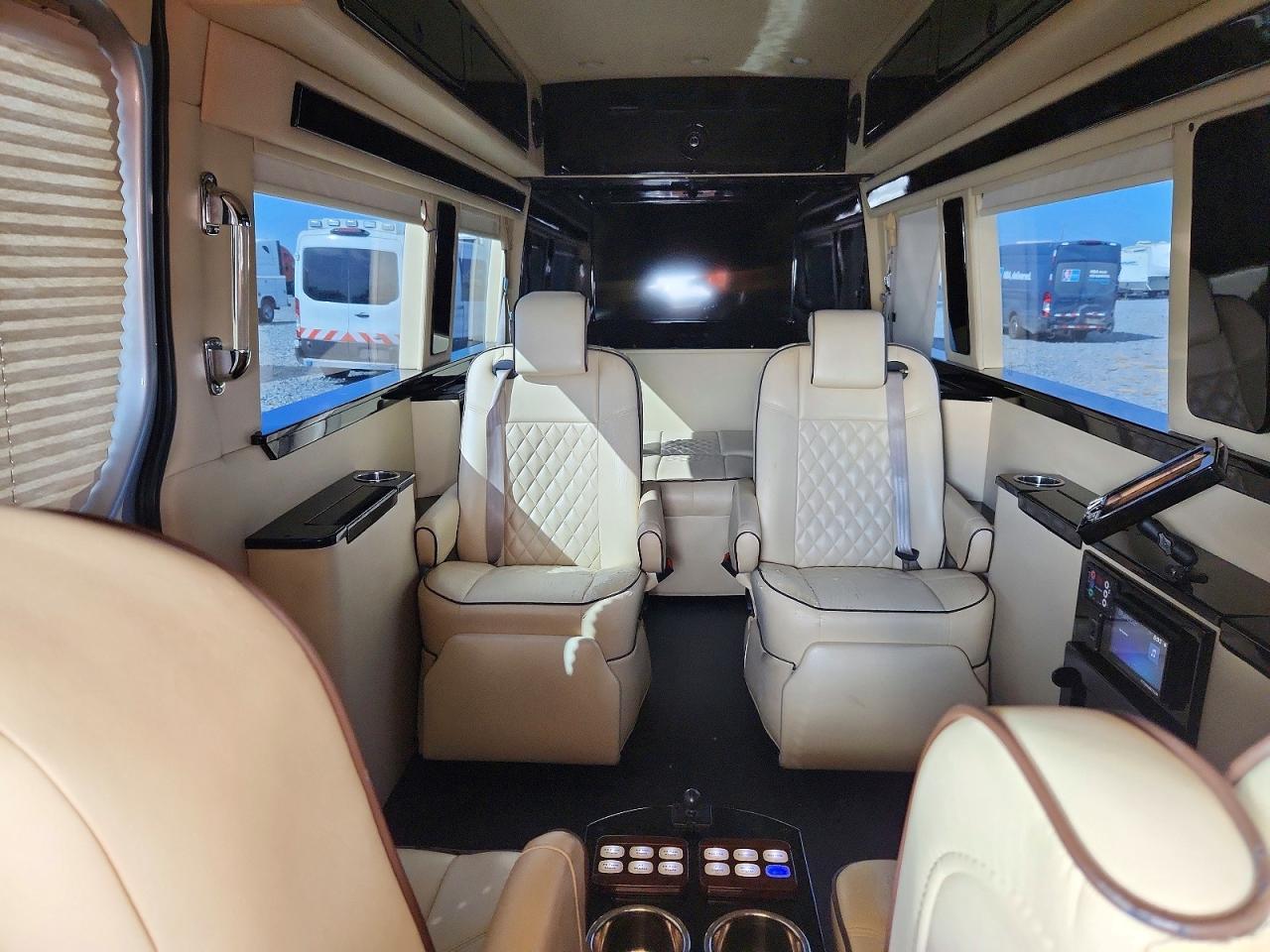 2015 Mercedes-Benz Sprinter 2500 - zdjęcie 10