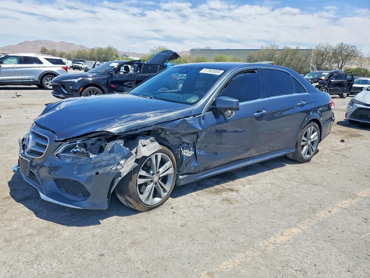 2016 Mercedes-Benz E 350 - zdjęcie główne