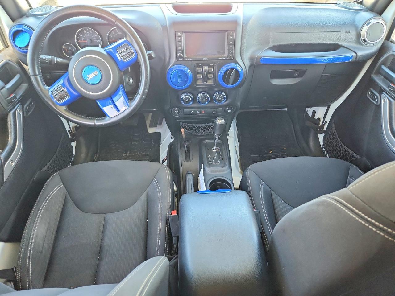 2015 Jeep Wrangler Unlimited Rubicon - zdjęcie 8