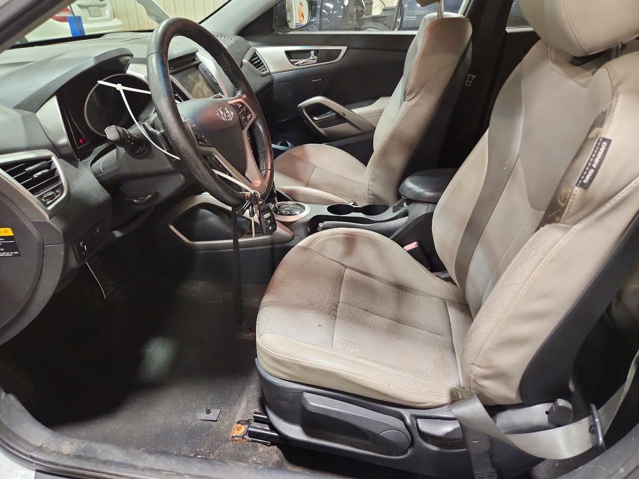 2013 Hyundai Veloster Base - zdjęcie 7