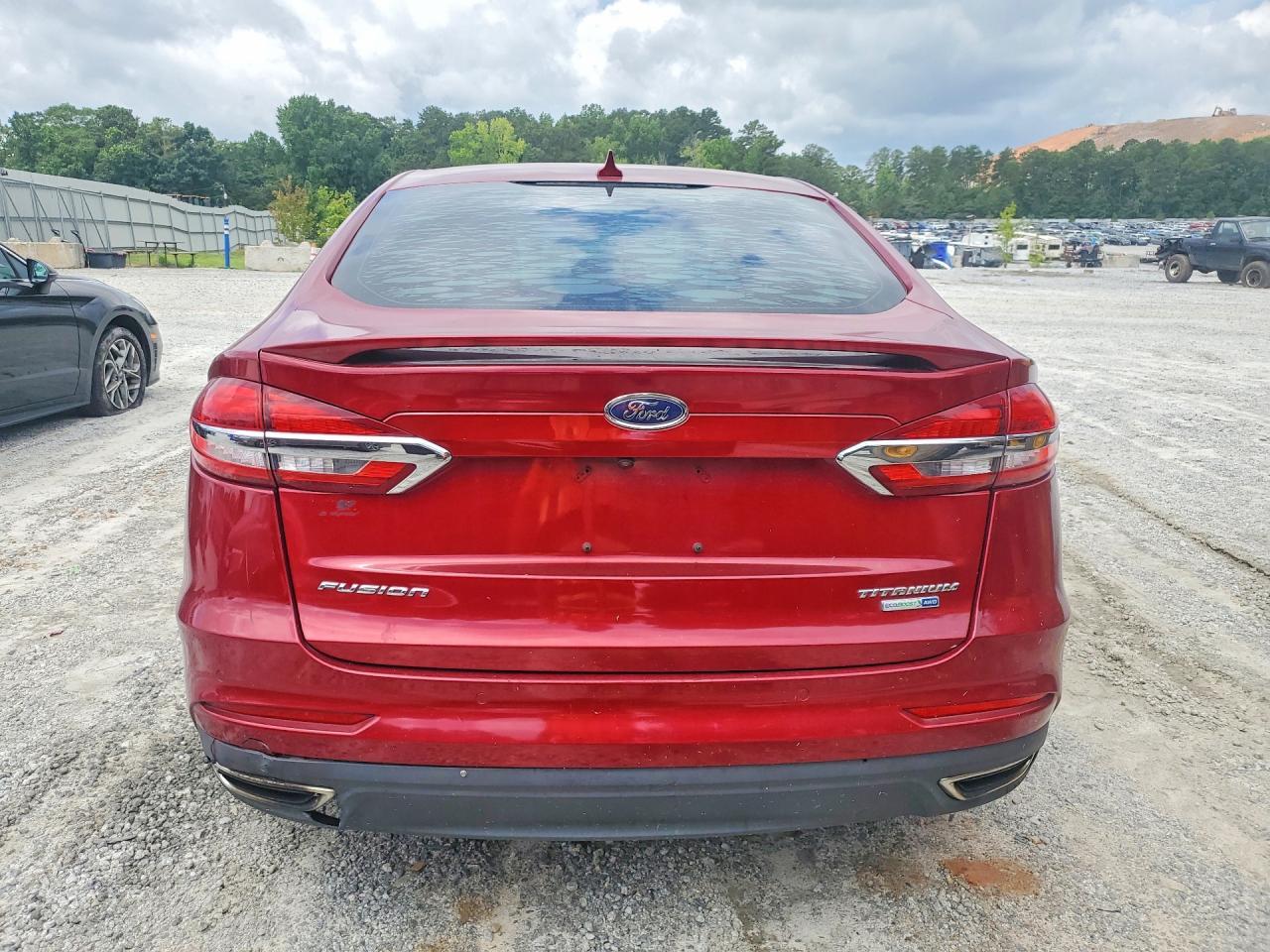2019 Ford Fusion Titanium - zdjęcie 6