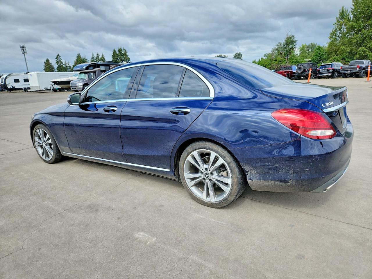2017 Mercedes-Benz C 300 - zdjęcie 2