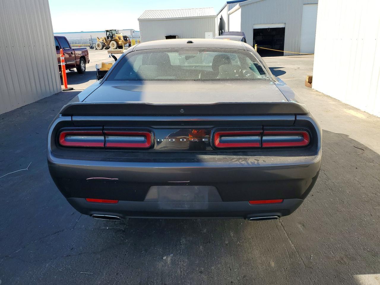 2022 Dodge Challenger Sxt - zdjęcie 6