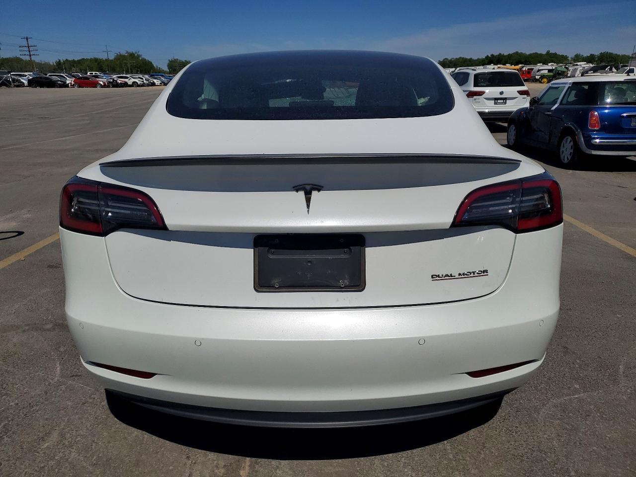 2020 Tesla Model 3 - zdjęcie 6