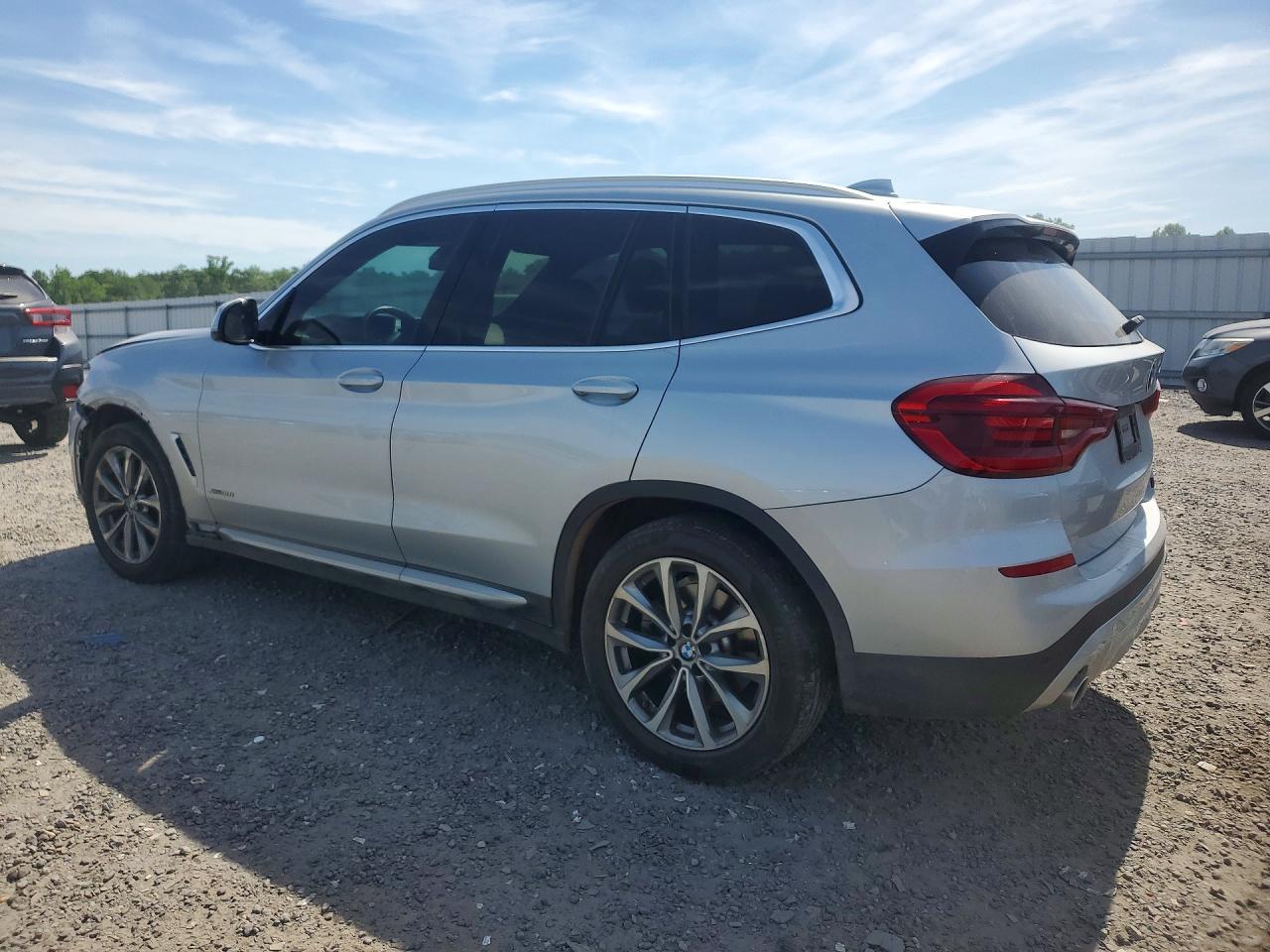 2018 BMW X3 xDrive30I - zdjęcie 2