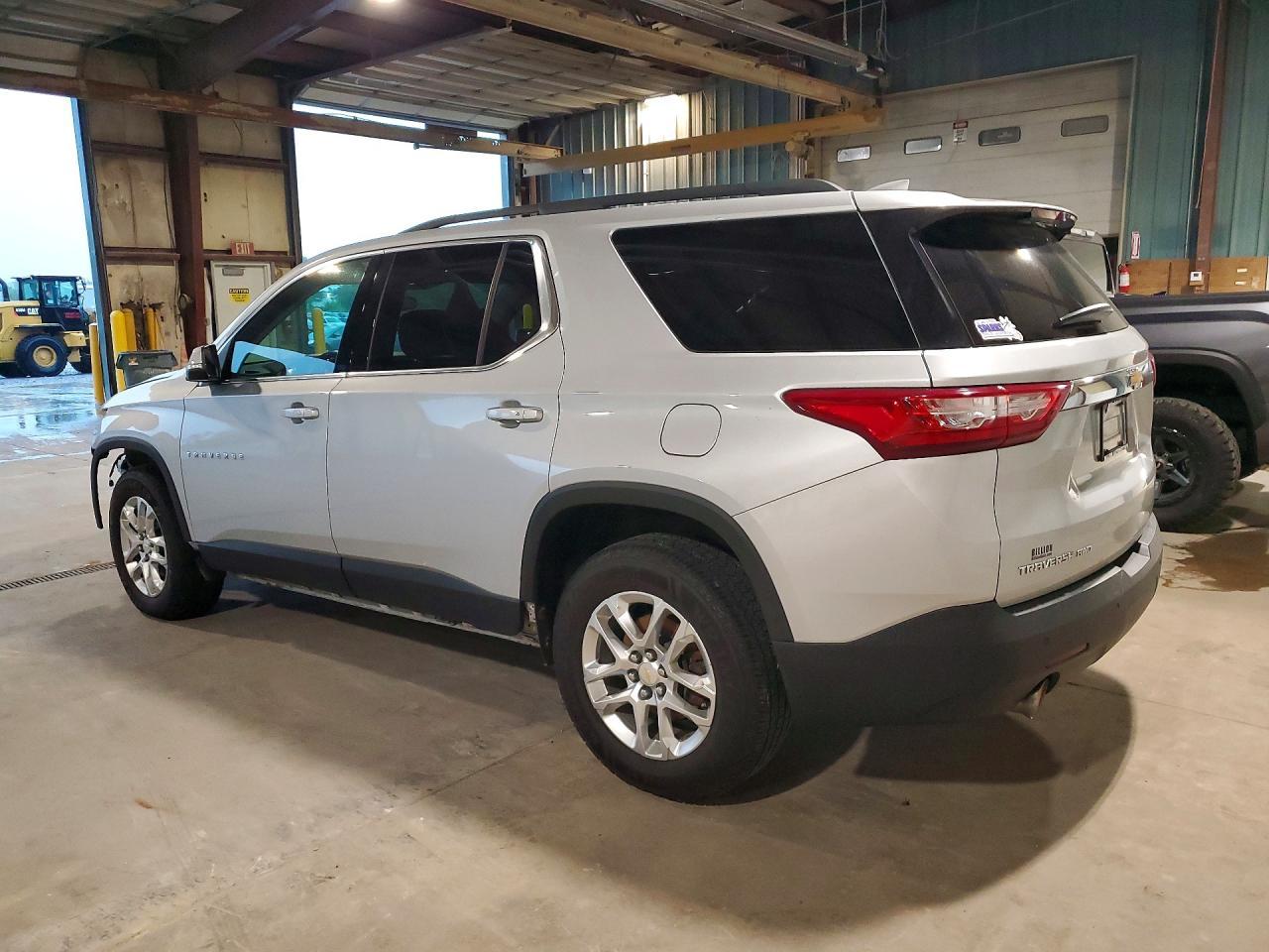 2021 Chevrolet Traverse Lt - zdjęcie 2