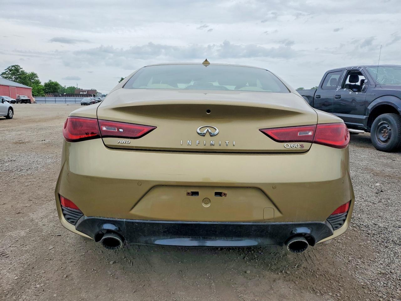 2017 Infiniti Q60 Red Sport 400 - zdjęcie 6