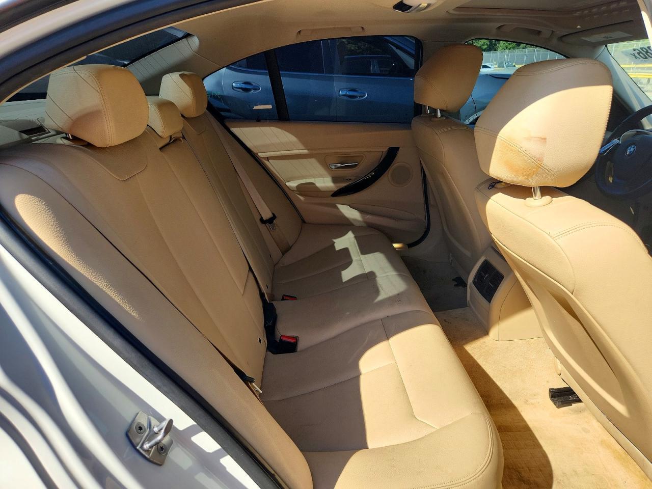 2016 BMW 320 Xi - zdjęcie 10