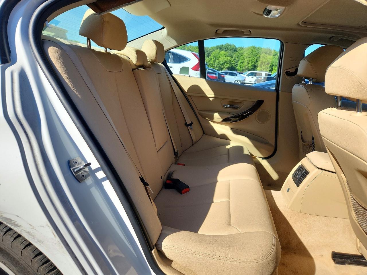 2014 BMW 320 I xDrive - zdjęcie 10