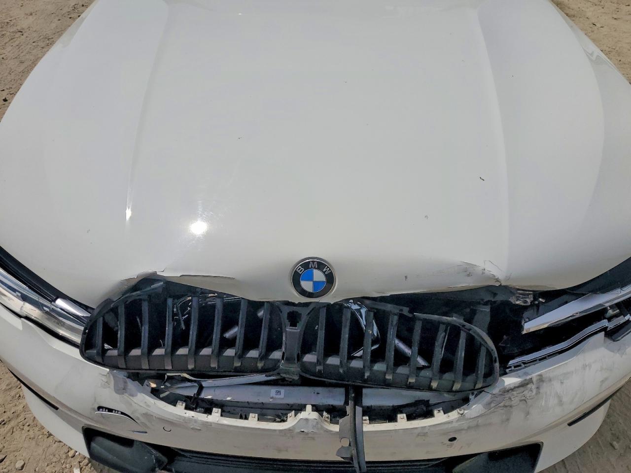 2019 BMW Seria 3 330i - zdjęcie 11