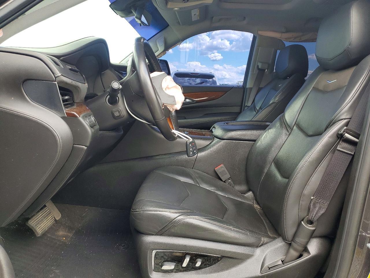 2018 Cadillac Escalade Premium Luxury - zdjęcie 7