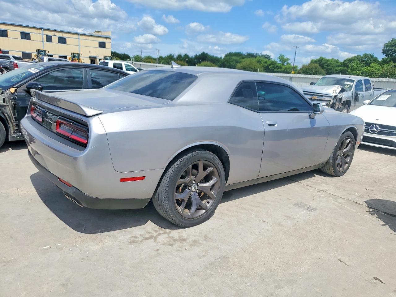 Dodge Challenger - zdjęcie 3