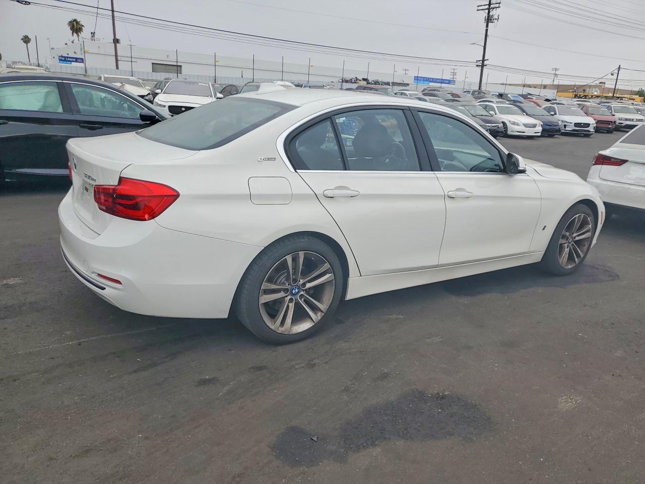 2018 BMW 330E - zdjęcie 3