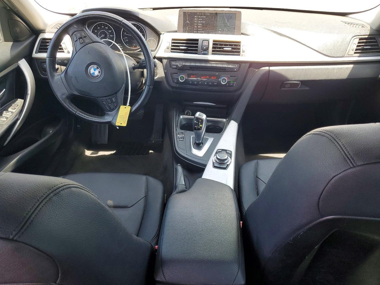 2013 BMW 320 I - zdjęcie 8