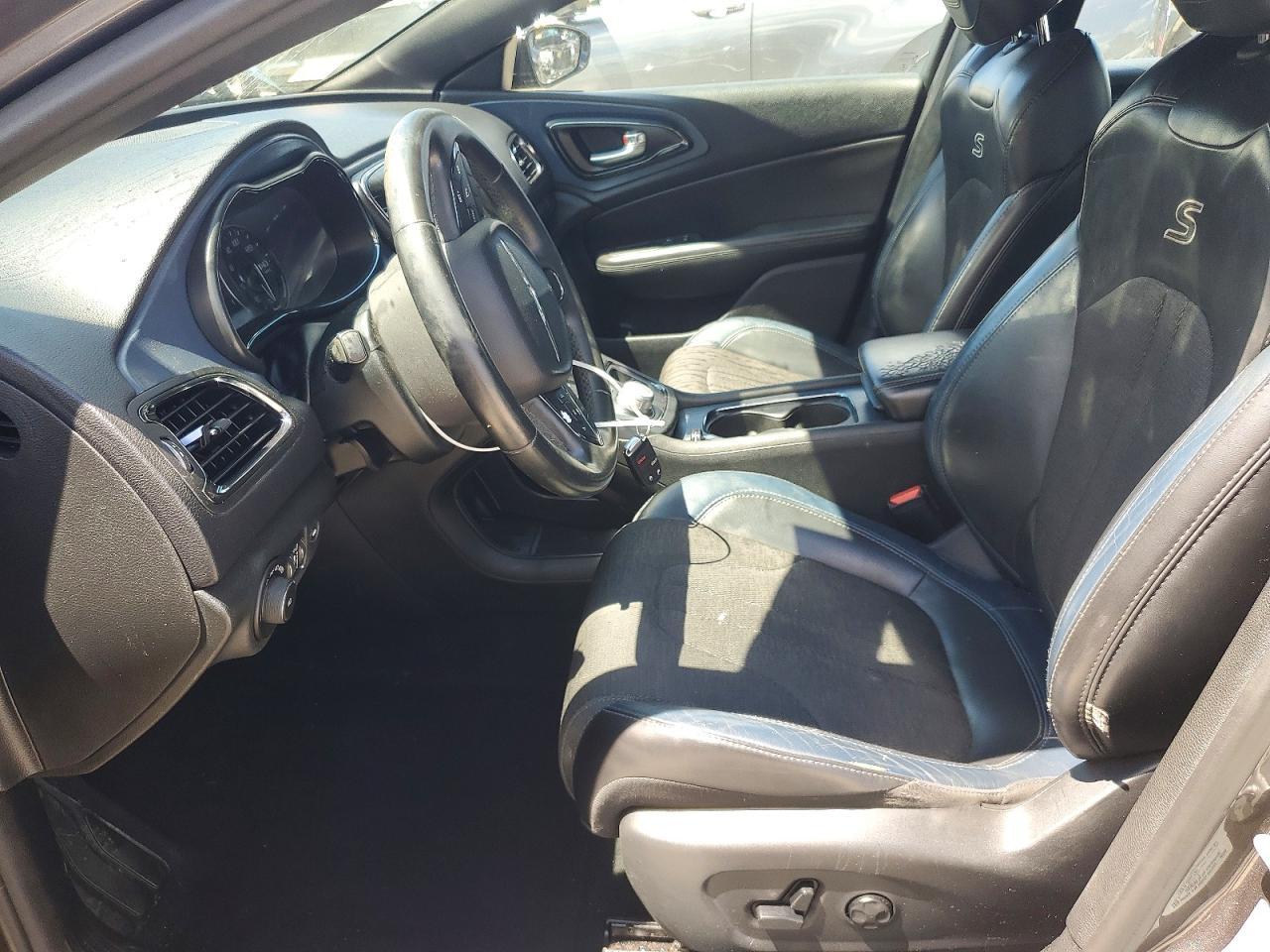 2015 Chrysler 200 S - zdjęcie 7