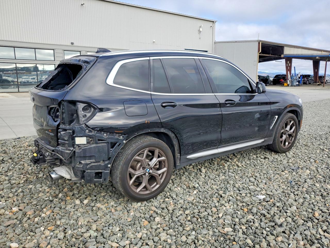 2021 BMW X3 xDrive30I - zdjęcie 3
