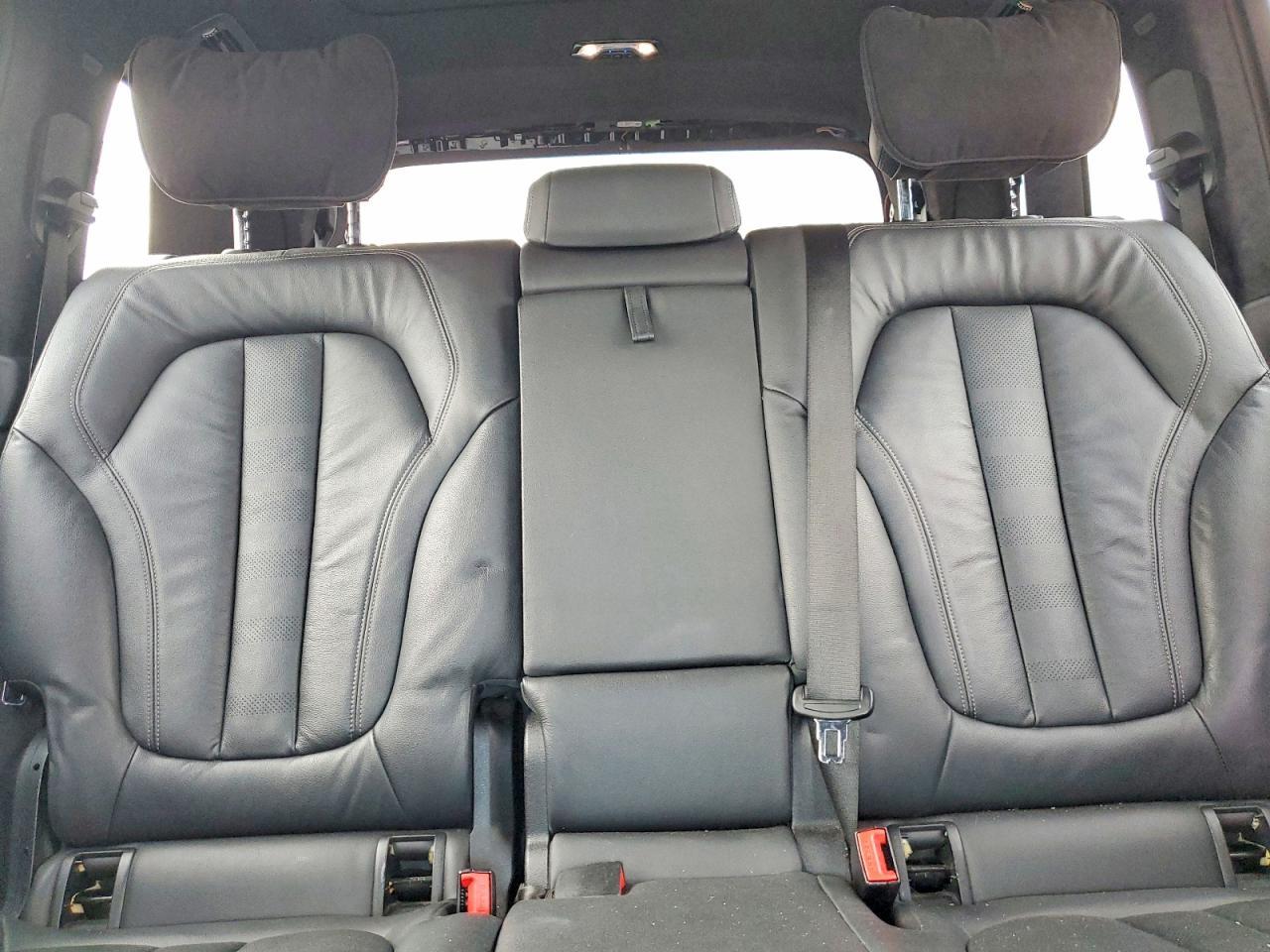 2020 BMW X7 xDrive40I - zdjęcie 10