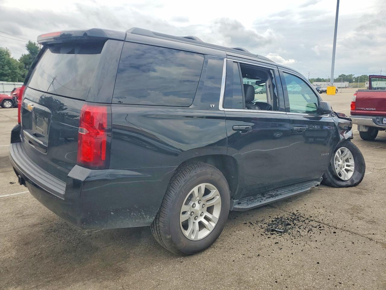 2019 Chevrolet Tahoe C1500 Lt - zdjęcie 3