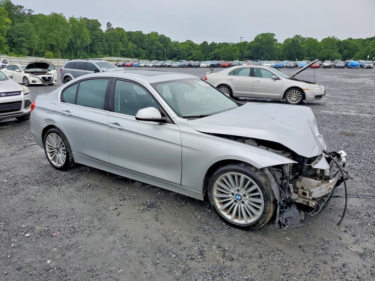 2013 BMW 328 I - zdjęcie 4