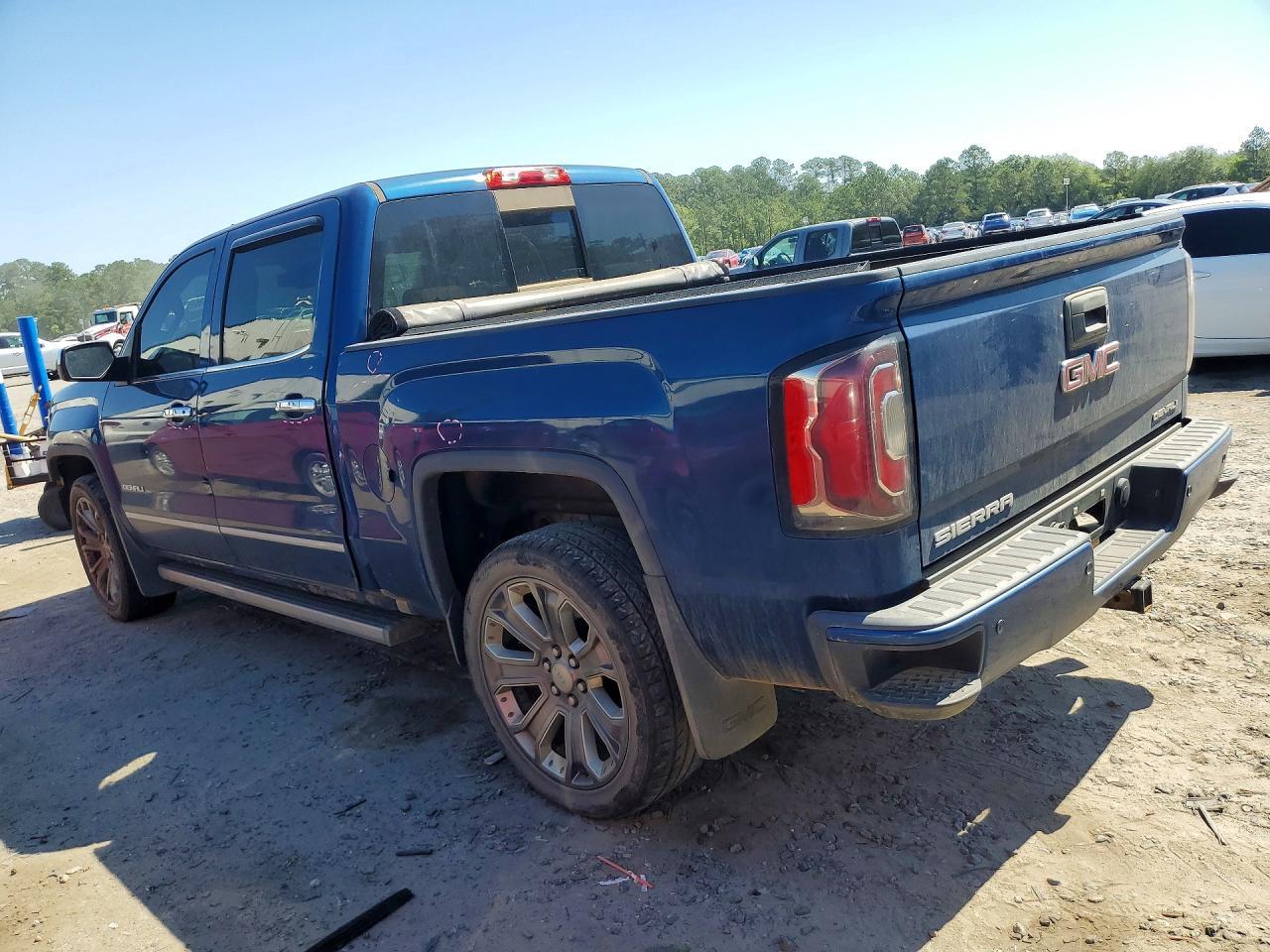 2017 GMC Sierra K1500 Denali - zdjęcie 2
