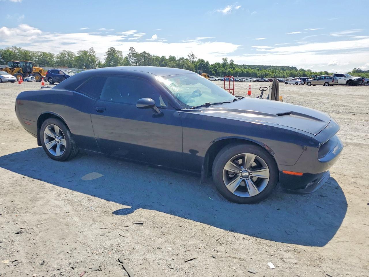 2017 Dodge Challenger Sxt - zdjęcie 4