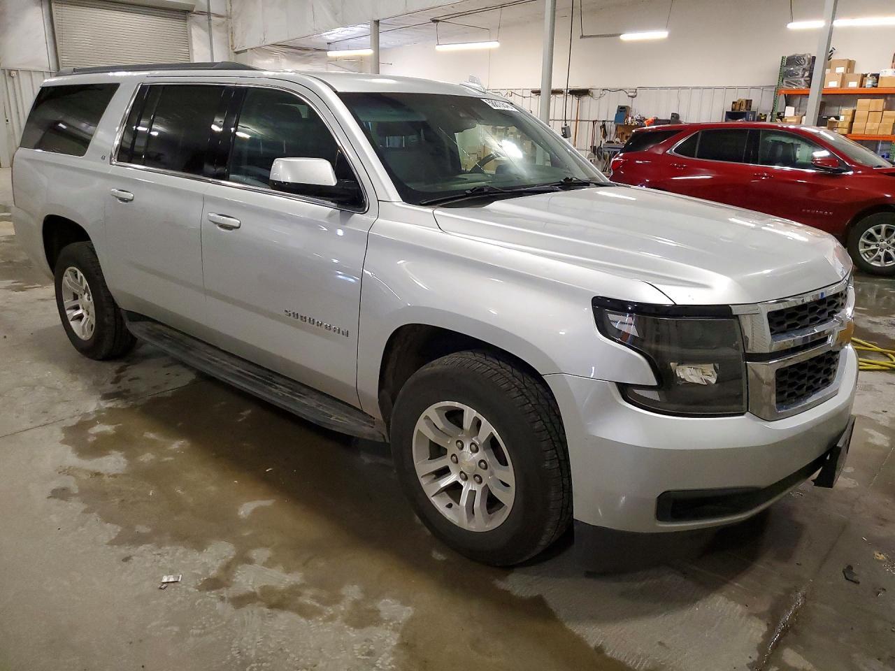 2019 Chevrolet Suburban K1500 Lt - zdjęcie 4