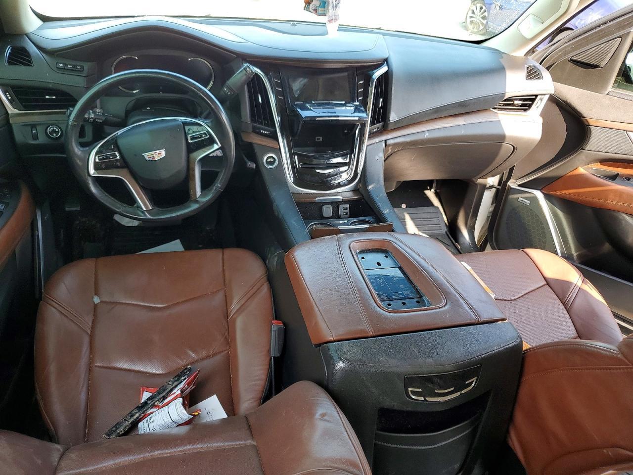 2018 Cadillac Escalade Luxury - zdjęcie 8