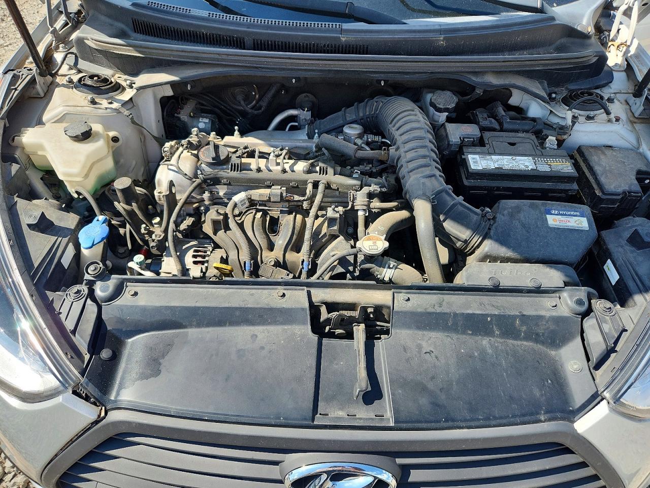 2016 Hyundai Veloster Turbo - zdjęcie 11