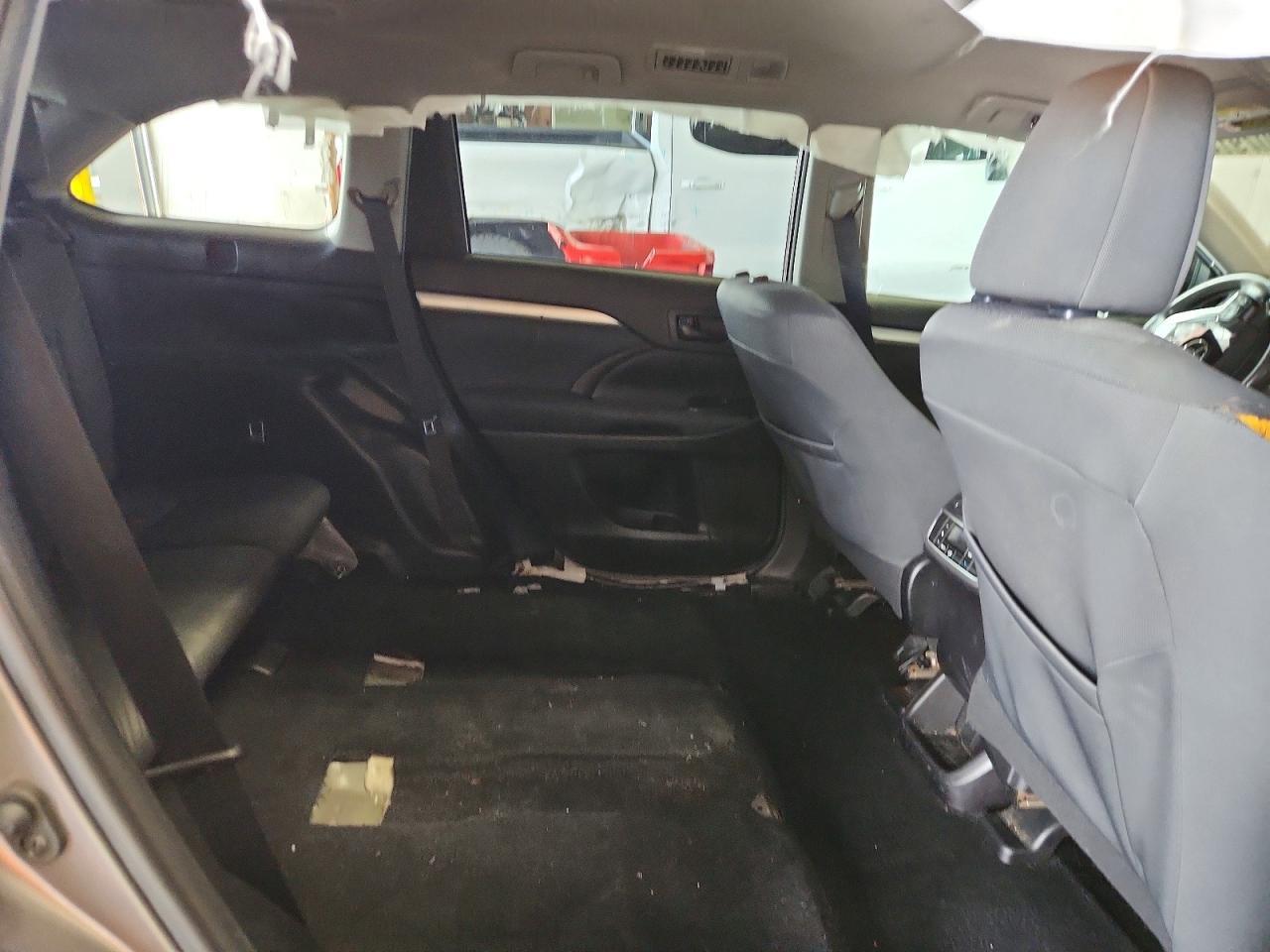 2019 Toyota Highlander Le - zdjęcie 11
