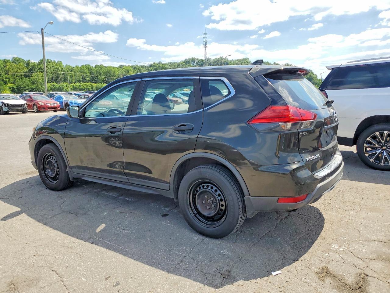 2017 Nissan Rogue S - zdjęcie 2
