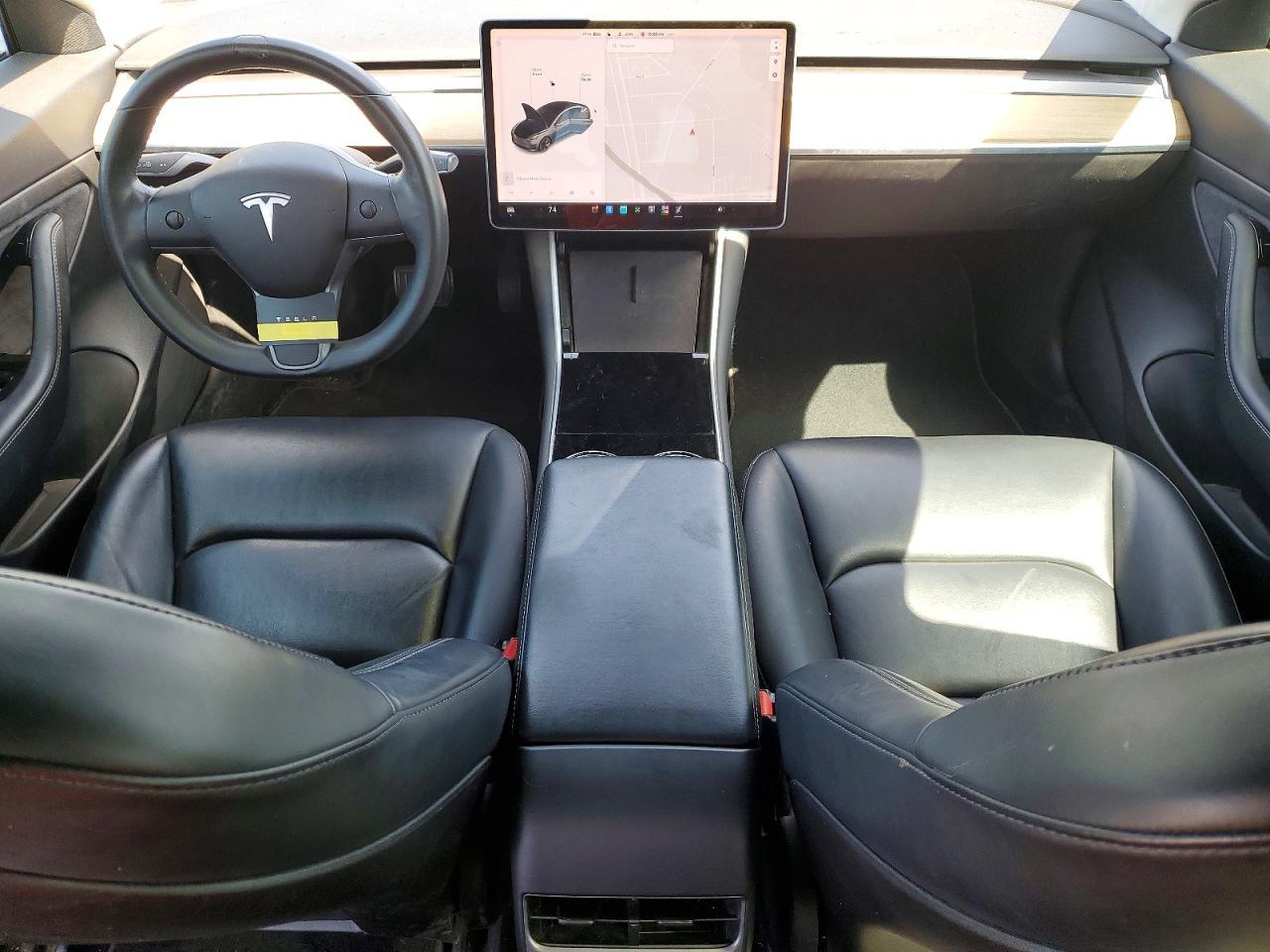 2020 Tesla Model 3 - zdjęcie 8