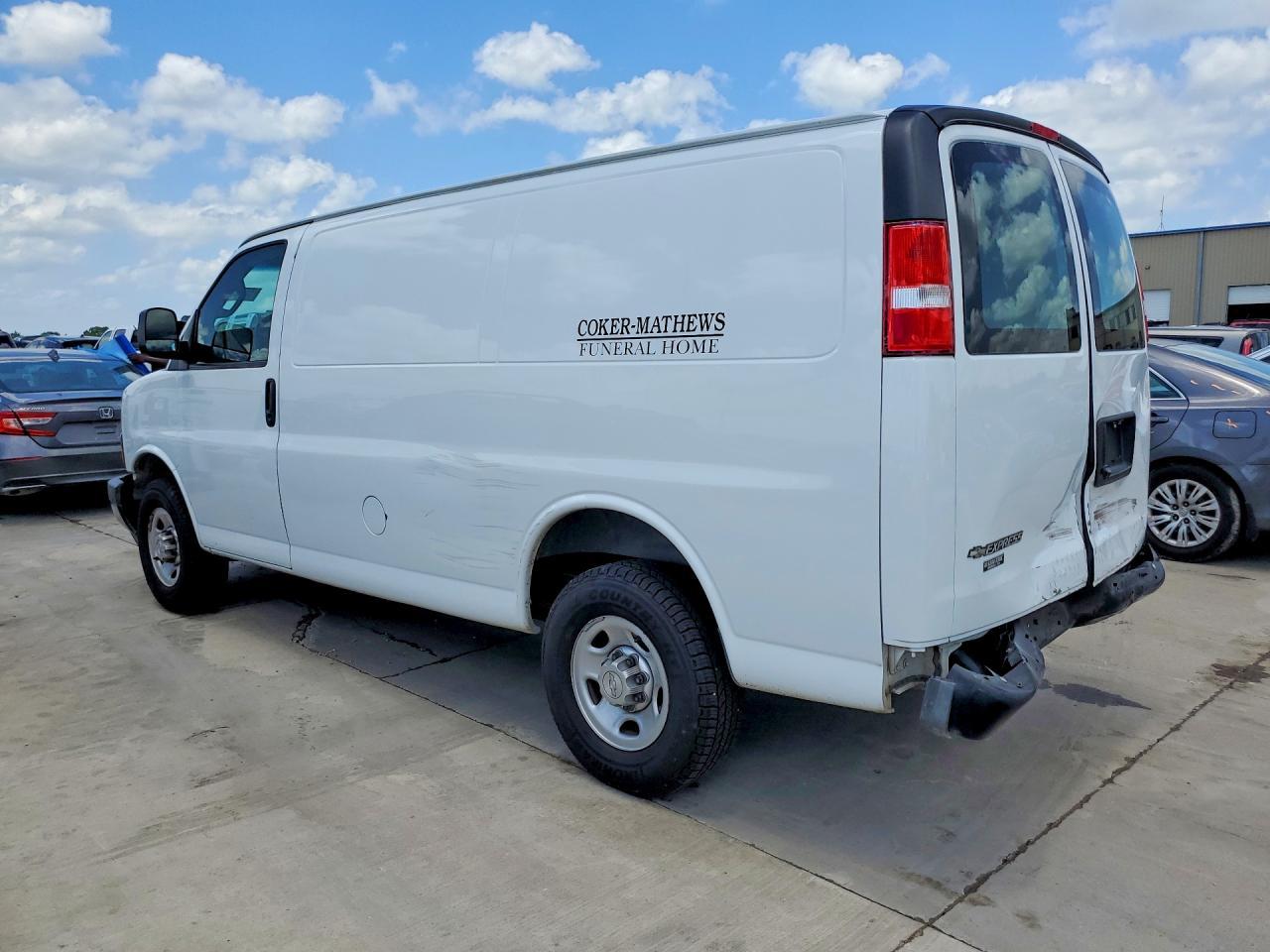 2020 Chevrolet Express G2500 - zdjęcie 2