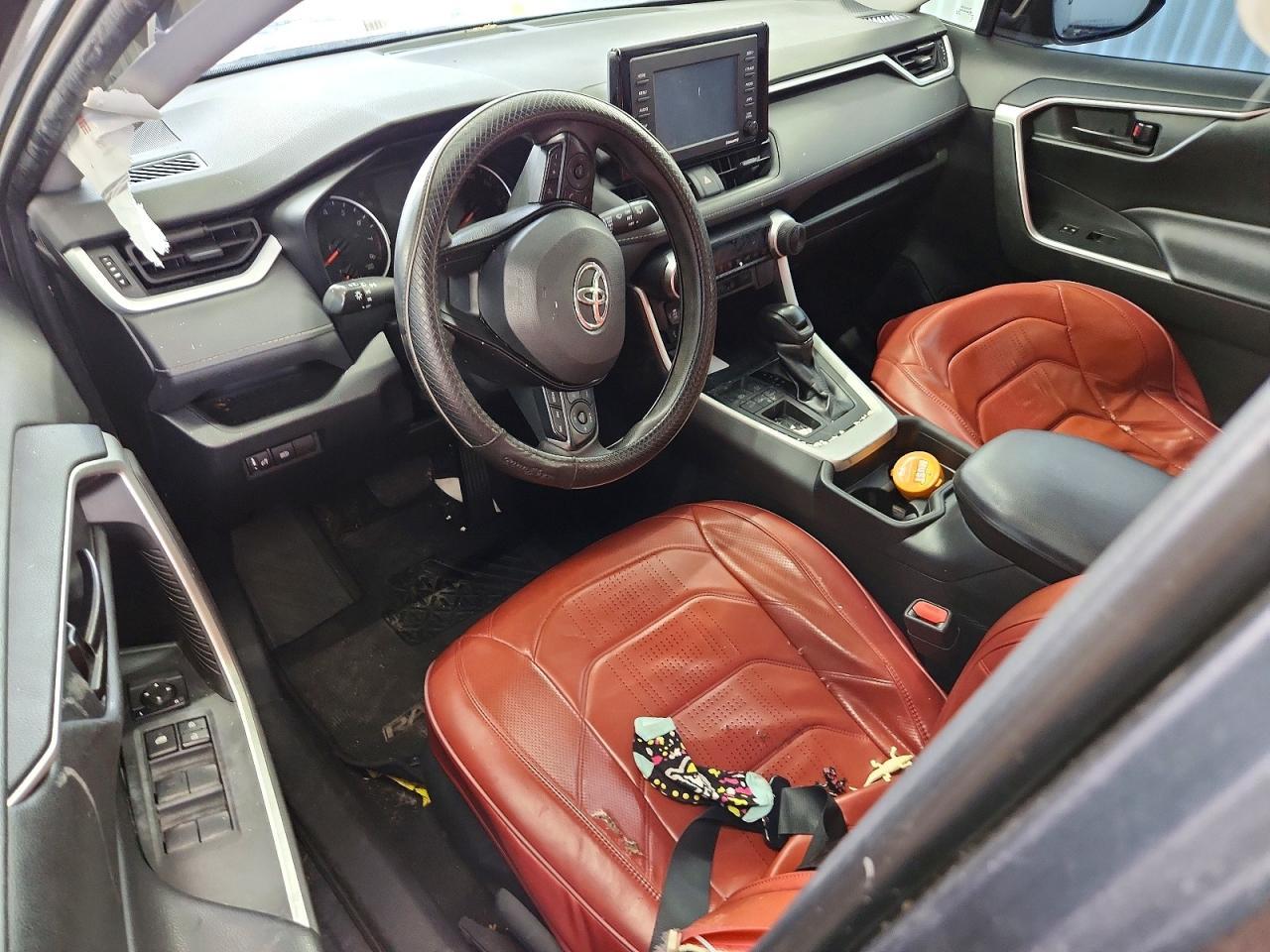 2020 Toyota Rav4 Le - zdjęcie 8