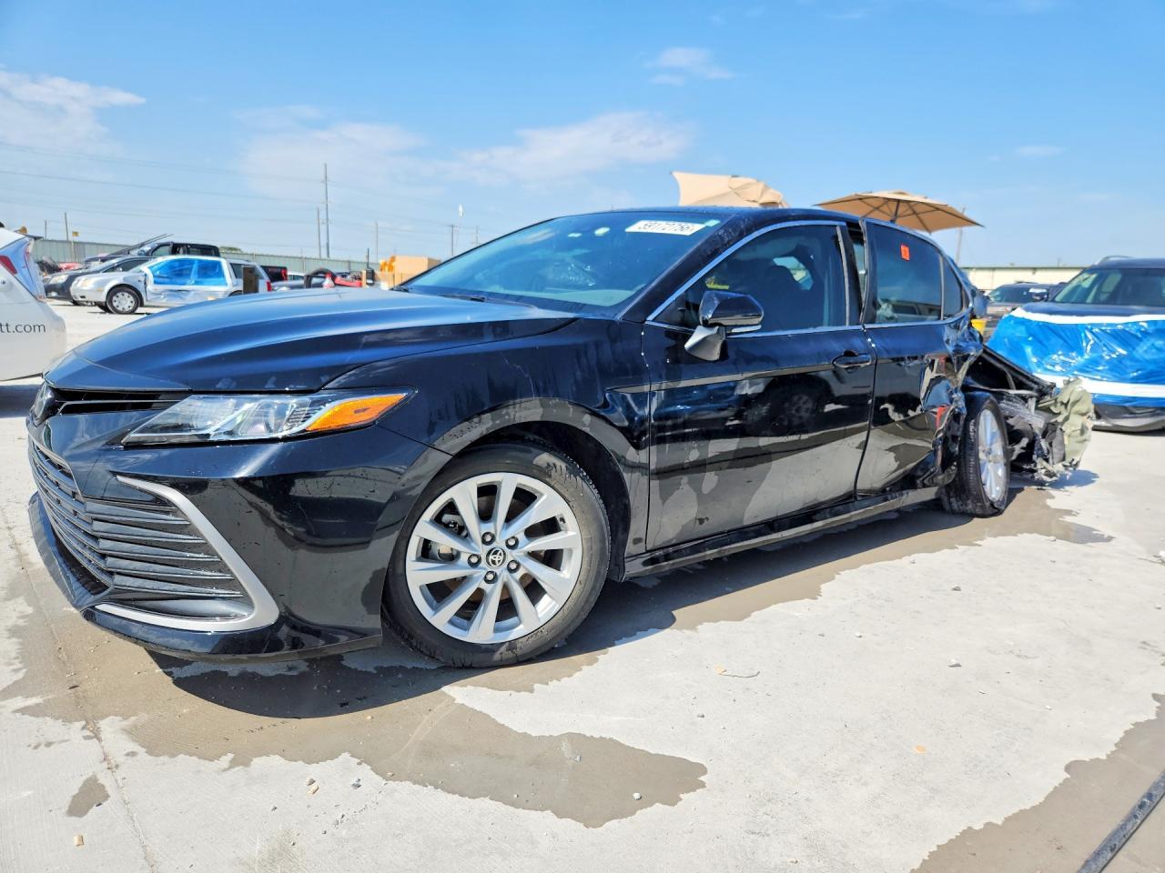 2024 Toyota Camry Le - zdjęcie główne