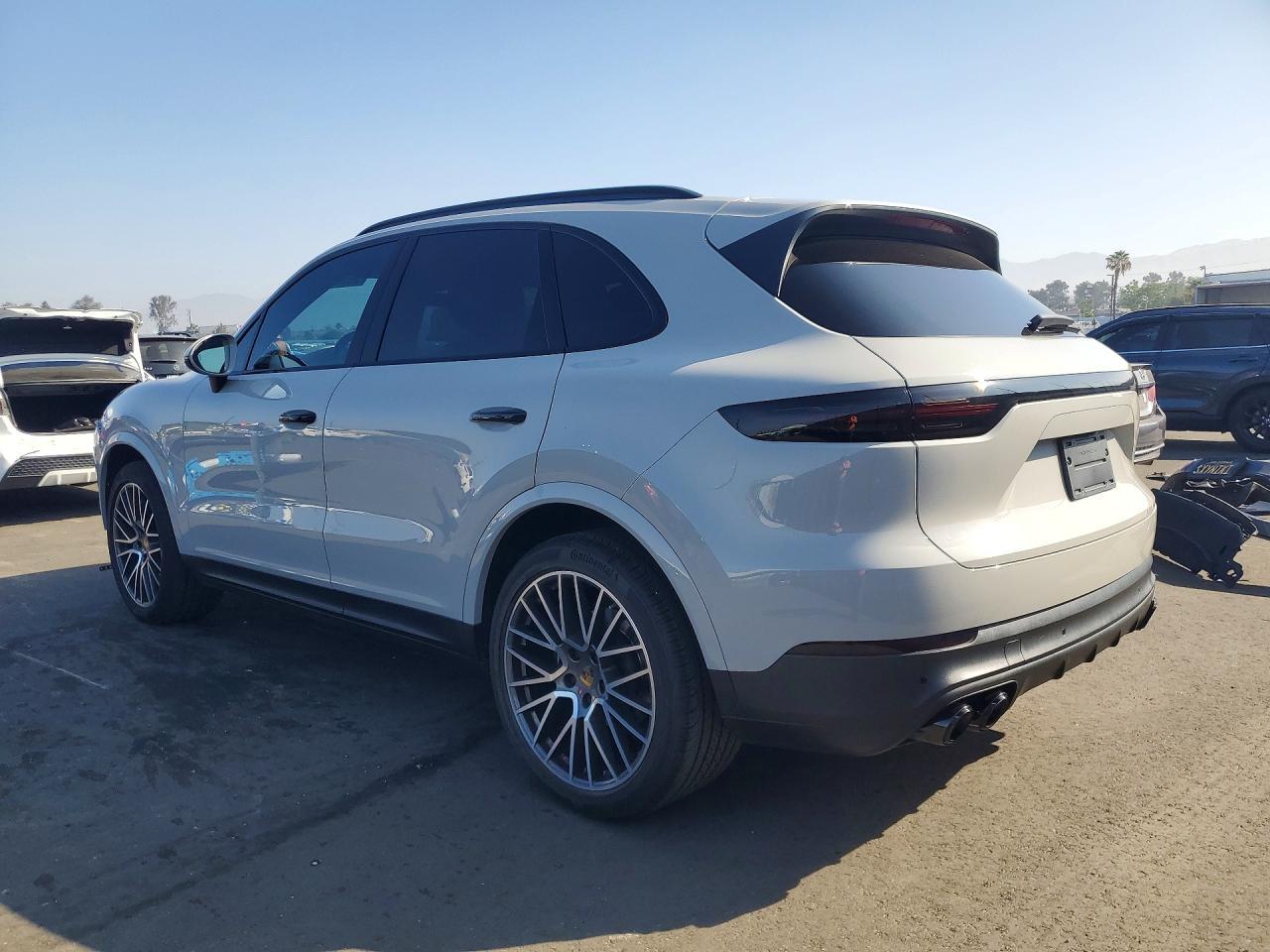 2020 Porsche Cayenne - zdjęcie 2