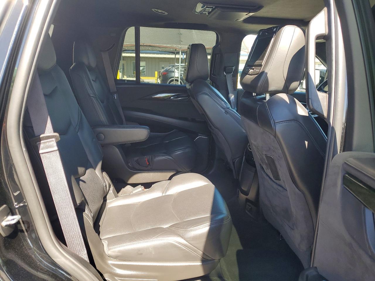 2017 Cadillac Escalade Platinum - zdjęcie 11