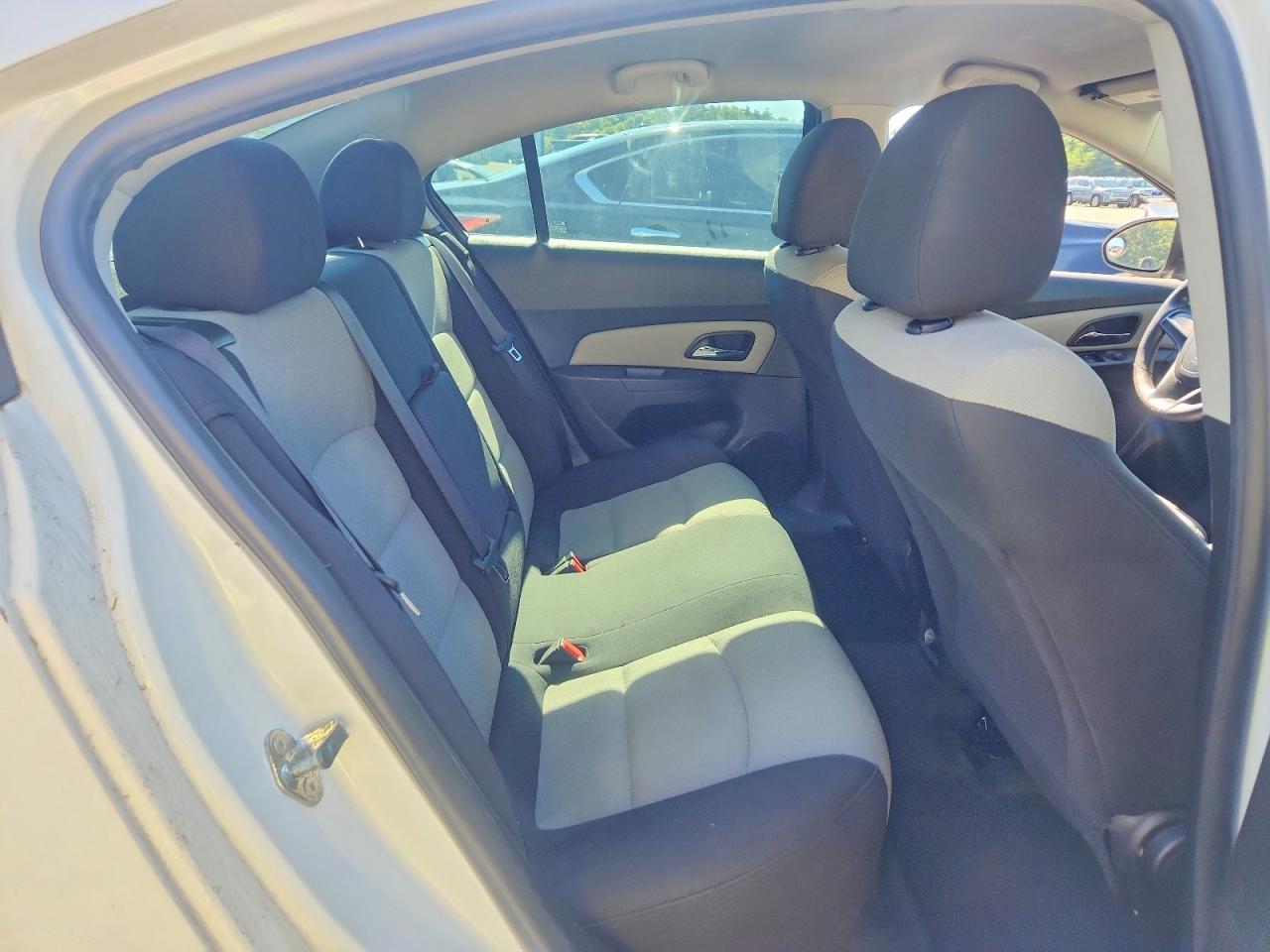 2014 Chevrolet Cruze Ls - zdjęcie 10