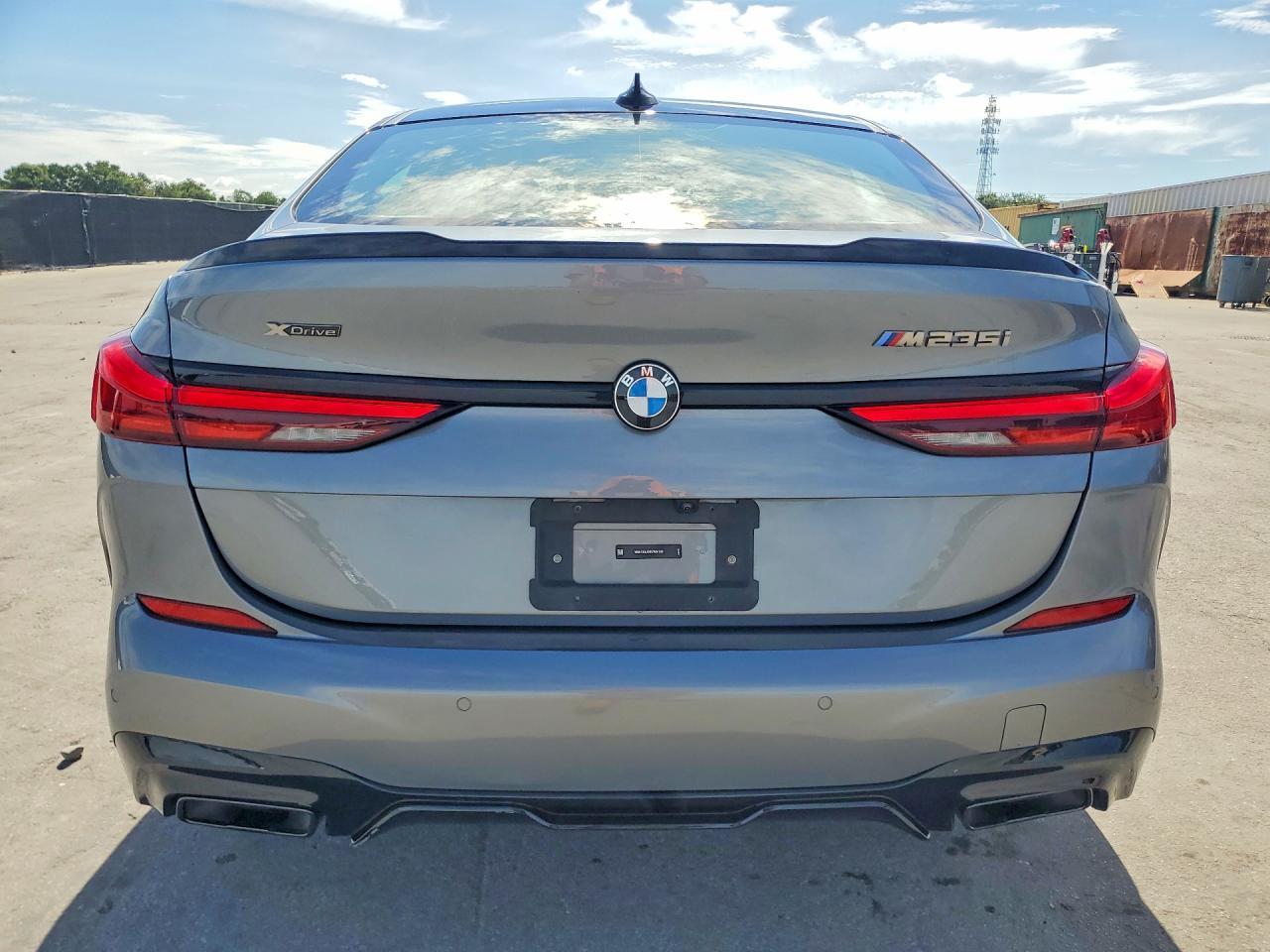 2024 BMW M235Xi - zdjęcie 6