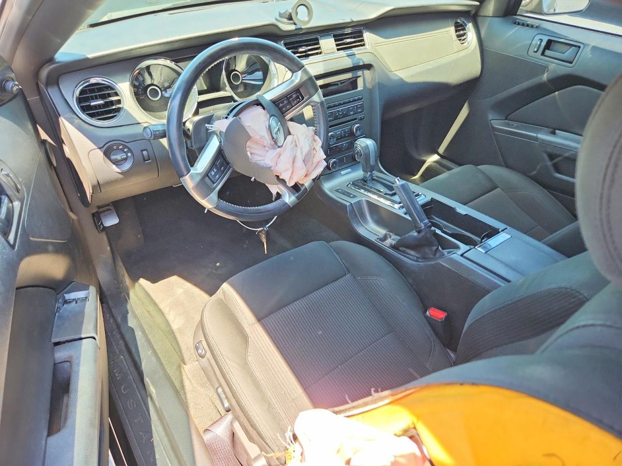 2014 Ford Mustang - zdjęcie 8
