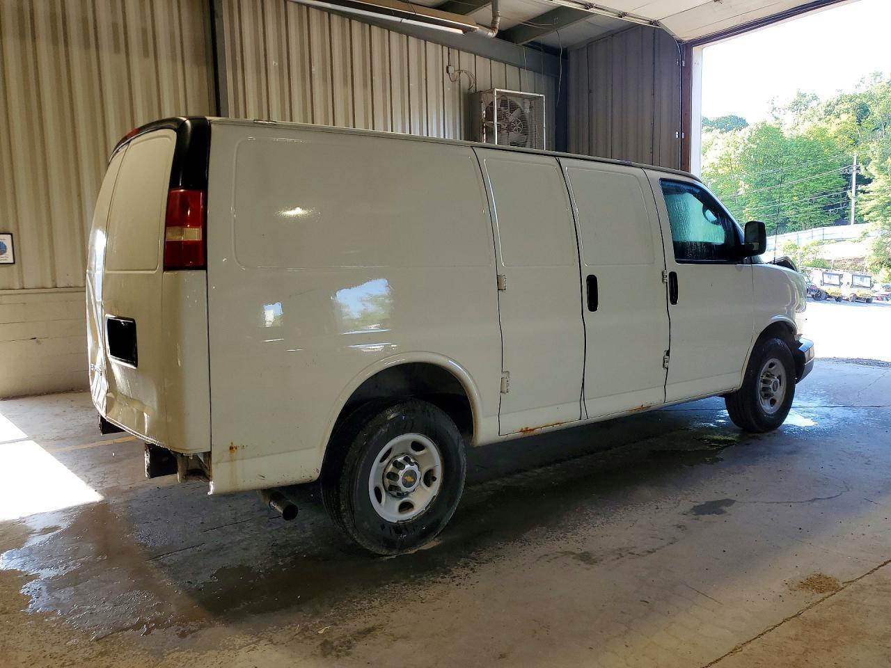 2014 Chevrolet Express G2500 - zdjęcie 3