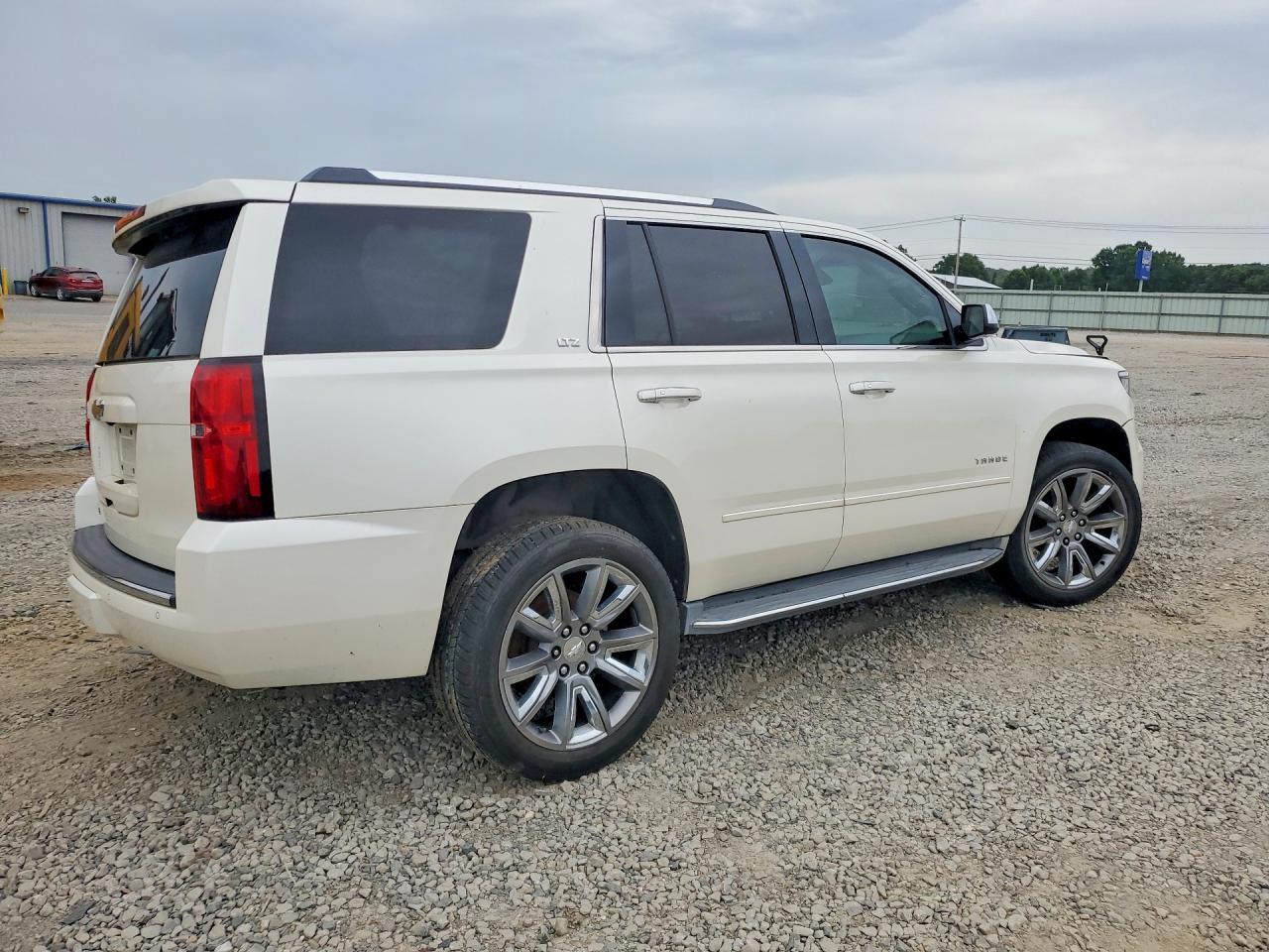 2015 Chevrolet Tahoe K1500 Ltz - zdjęcie 3
