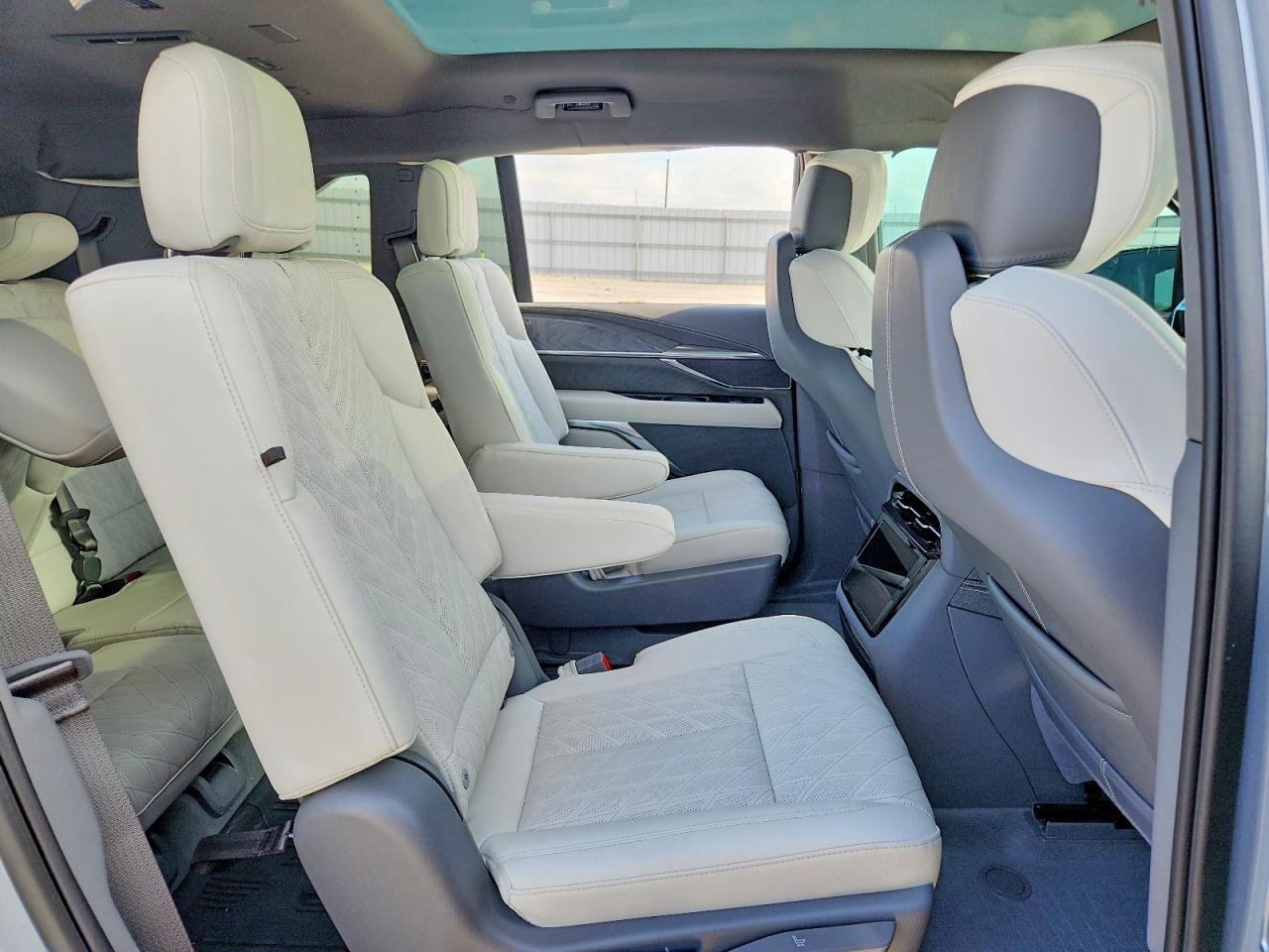 2026 Cadillac Escalade Iq Sport-1 - zdjęcie 11