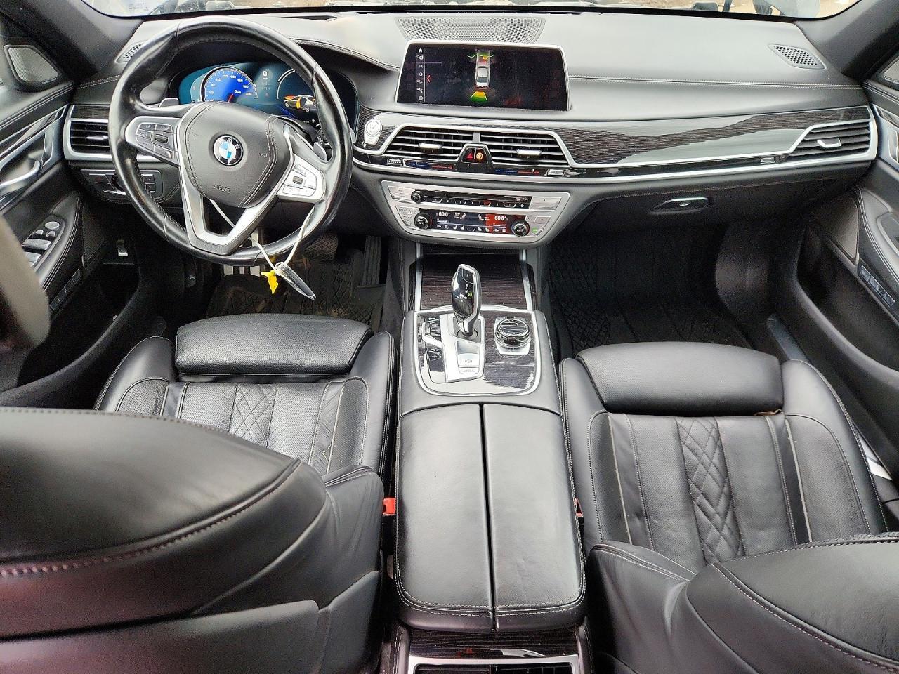 2018 BMW Seria 7 B7 - zdjęcie 8