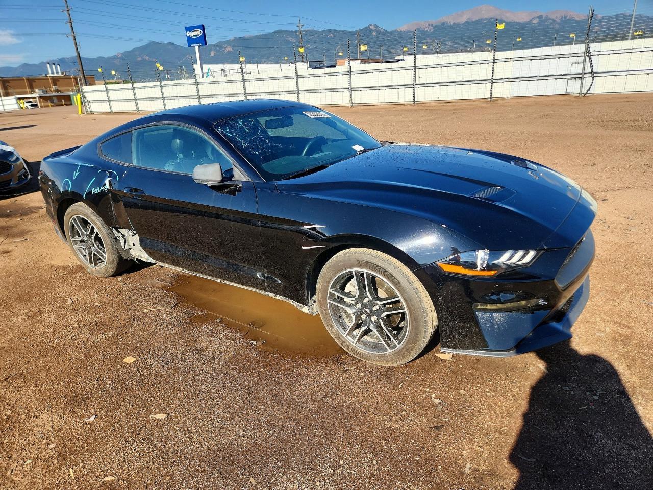 2020 Ford Mustang - zdjęcie 4