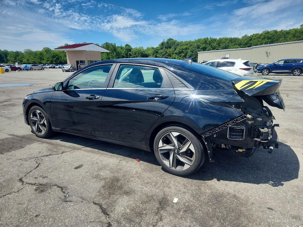 2022 Hyundai Elantra Limited - zdjęcie 2