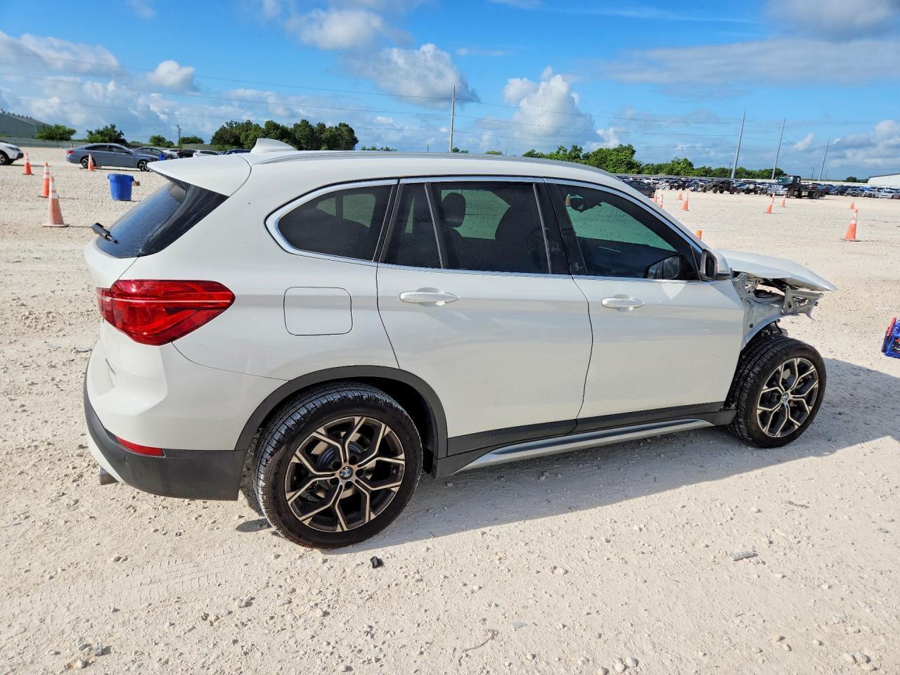 2021 BMW X1 Sdrive28I - zdjęcie 3