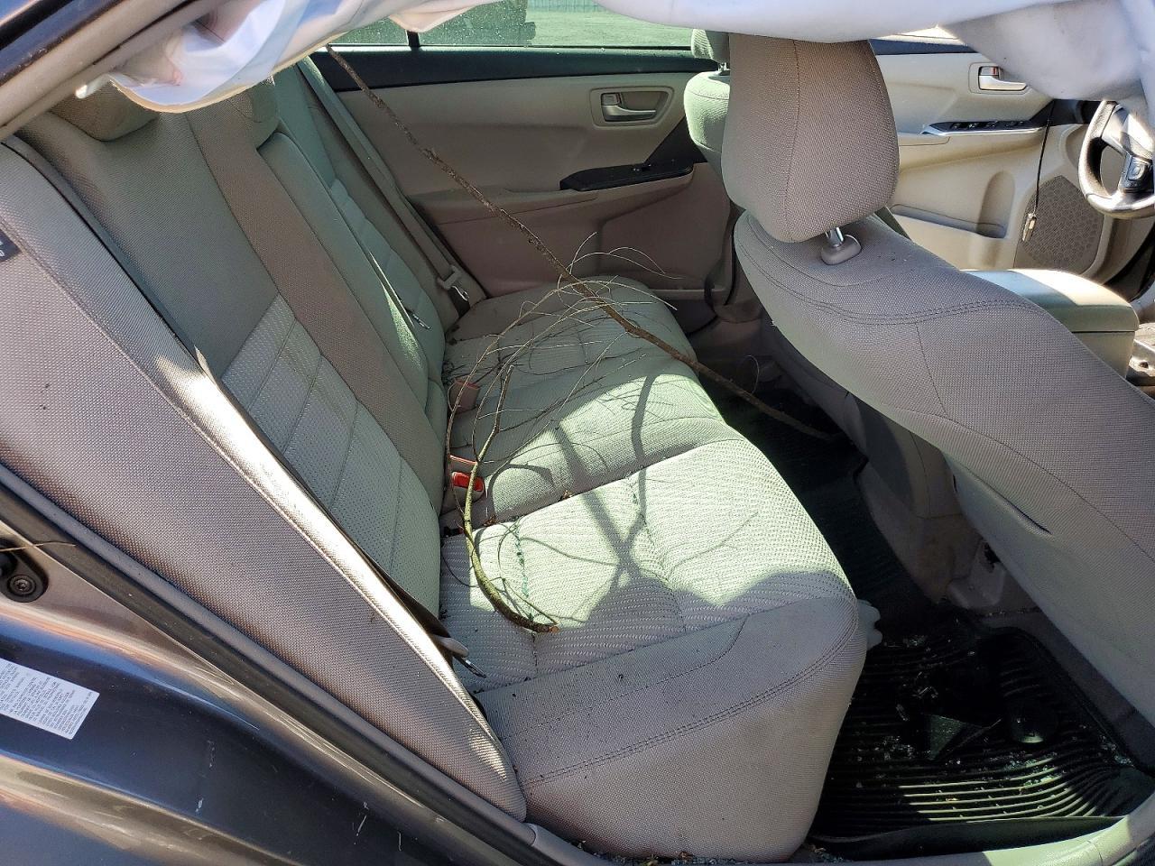 2016 Toyota Camry Hybrid Le - zdjęcie 10