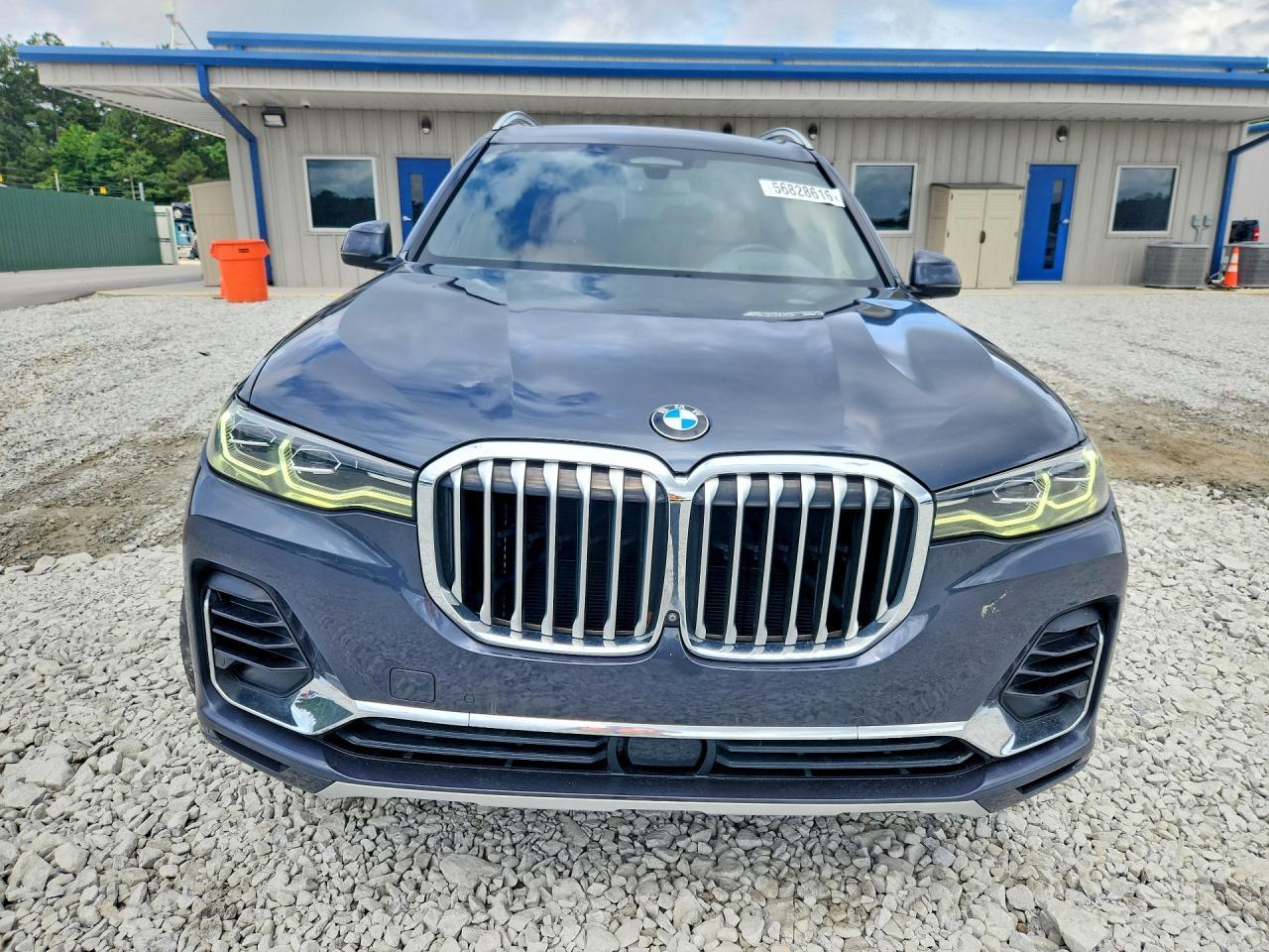 2022 BMW X7 xDrive40I - zdjęcie 5